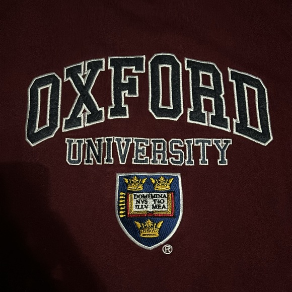 men’s embroidered oxford university crew neck - Picture 2 of 4